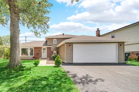 2813 Greenwood Rd, Hazel Crest, IL 60429
