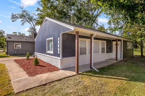 2806 Lexington Dr, Hazel Crest, IL 60429