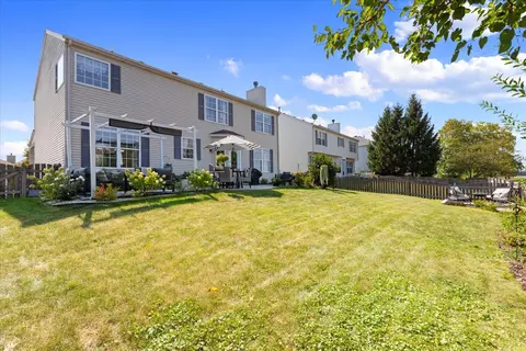 Exterior - 7601 Heatherstone Ln, Plainfield, IL 60586 photo 5 of 8