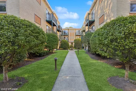 721 Seward St #1N, Evanston, IL 60202