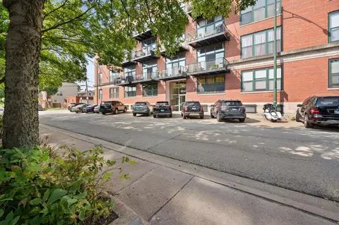3500 S Sangamon St #210, Chicago, IL 60609