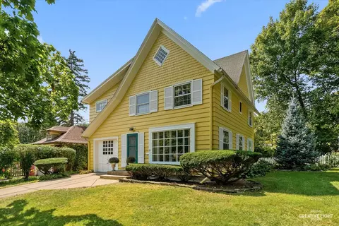 61 S Russell Ave, Aurora, IL 60506