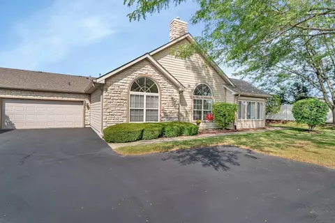 1950 Timbers Edge Cir, Joliet, IL 60431