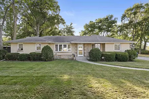 17744 Locust St, Lansing, IL 60438