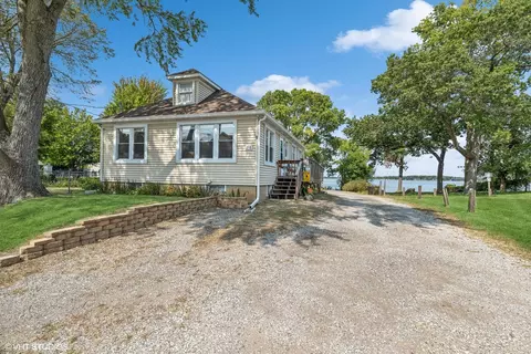 258 Lippincott Ln, Fox Lake, IL 60020