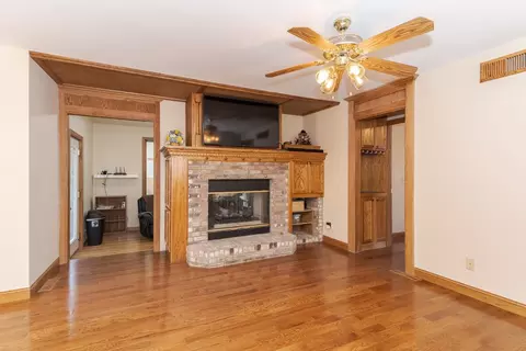 Living - 1503 Ironwood Cc Dr, Normal, IL 61761 photo 2 of 6