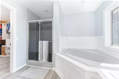 Bath - 1503 Ironwood Cc Dr, Normal, IL 61761 photo 4 of 7