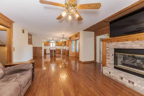 Living - 1503 Ironwood Cc Dr, Normal, IL 61761 photo 3 of 6