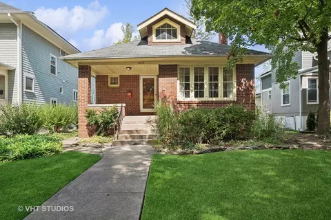 2417 Hartzell St, Evanston, IL 60201