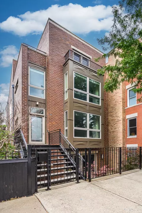1121 W Chestnut St, Chicago, IL 60642