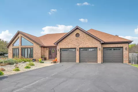 37 W566 Heritage Dr, Batavia, IL 60510