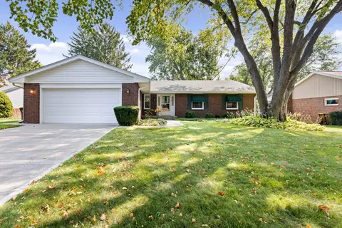 3437 Fawnridge Dr, Rockford, IL 61114