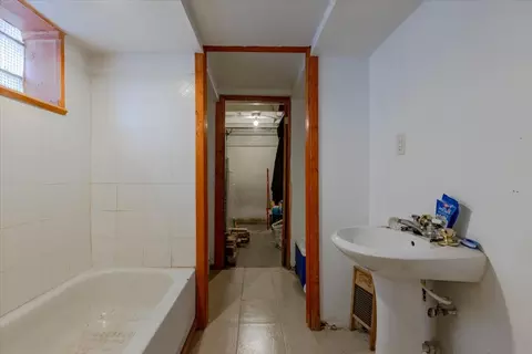 Bath - 2121 S 23 Ave, Broadview, IL 60155 photo 2 of 3