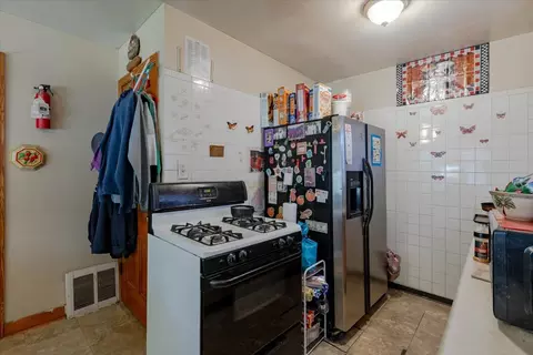 Kitchen - 2121 S 23 Ave, Broadview, IL 60155 photo 2 of 2