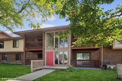 605 Garden Cir #4, Streamwood, IL 60107