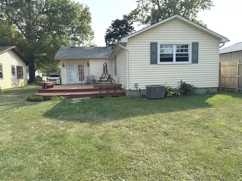 Exterior - 575 E 5th Ave, Clifton, IL 60927 photo 7 of 7