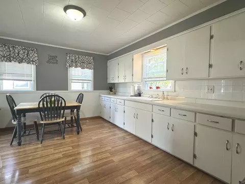 Kitchen - 575 E 5th Ave, Clifton, IL 60927 photo 1 of 2