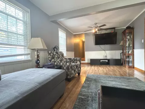 Living - 575 E 5th Ave, Clifton, IL 60927 photo 3 of 3