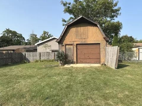 Exterior - 575 E 5th Ave, Clifton, IL 60927 photo 6 of 7