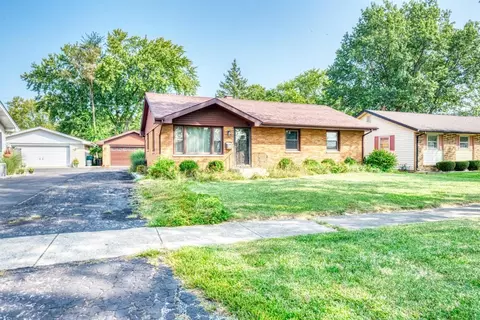 2107 Dartmoor Dr, Joliet, IL 60435