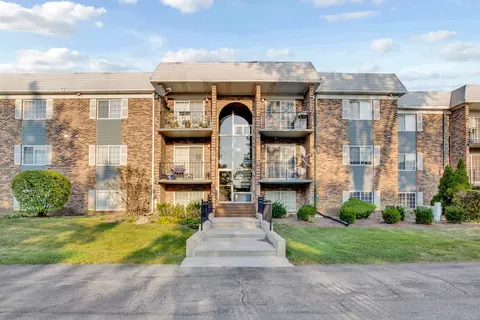 1617 N Windsor Dr #307, Arlington Heights, IL 60004