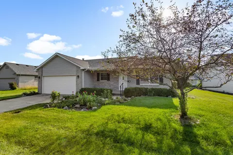 908 Pheasant Ln, Savoy, IL 61874