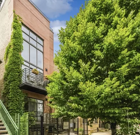 1372 N Dean St #2, Chicago, IL 60622