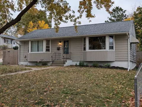 604 Crawford Ave, Dixon, IL 61021