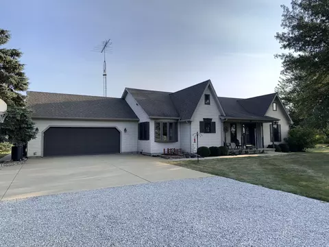 4718 E 2000 N Rd, Kankakee, IL 60901
