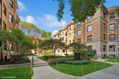 662 W Irving Park Rd #J3, Chicago, IL 60613