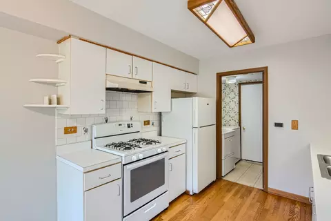 706 Dorset Cir, Wheeling, IL 60090 photo 4