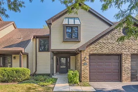 706 Dorset Cir, Wheeling, IL 60090