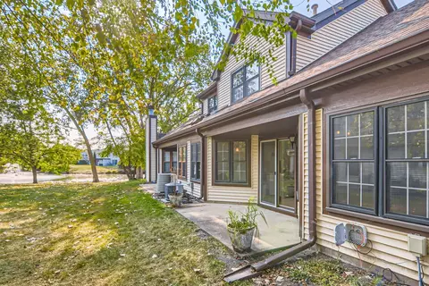 706 Dorset Cir, Wheeling, IL 60090 photo 11