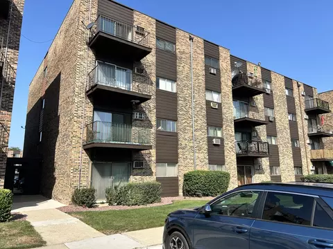 8923 Knight Ave #212, Des Plaines, IL 60016