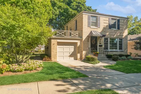 1015 N Patton Ave, Arlington Heights, IL 60004
