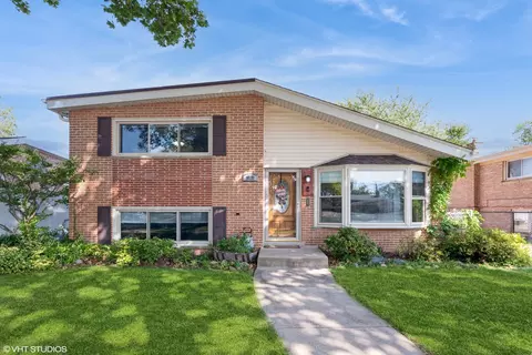 10139 Minnick Ave, Oak Lawn, IL 60453