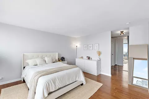 111 E Chestnut St #40D, Chicago, IL 60611 photo 11
