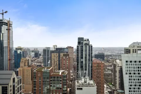 111 E Chestnut St #40D, Chicago, IL 60611 photo 3