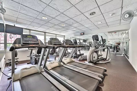 111 E Chestnut St #40D, Chicago, IL 60611 photo 23