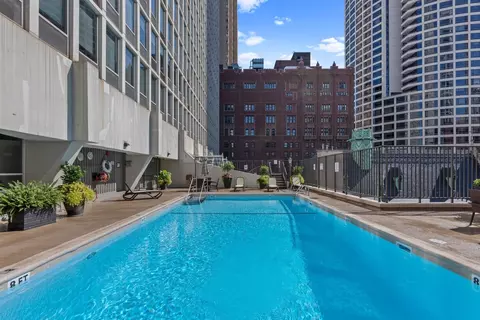 111 E Chestnut St #40D, Chicago, IL 60611 photo 19