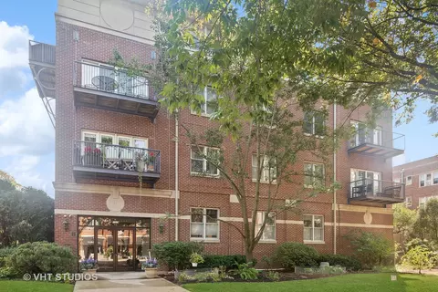 1319 Chicago Ave #302, Evanston, IL 60201