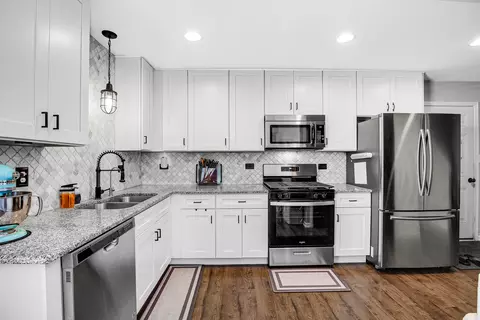 Kitchen - 25918 Derby Dr, Monee, IL 60449 photo 1 of 2