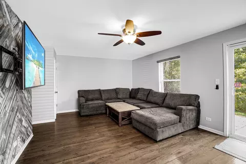 Living - 25918 Derby Dr, Monee, IL 60449 photo 2 of 2