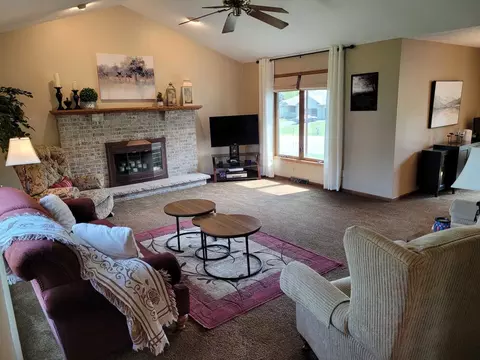 3916 E Whippoorwill Ln, Byron, IL 61010 photo 8