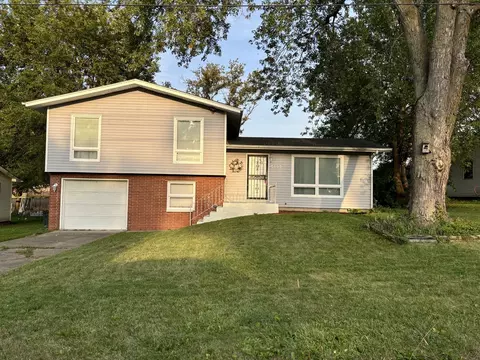 5187 S Harlan Dr, Rochelle, IL 61068