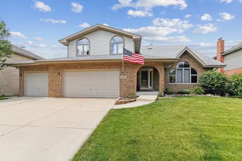 1085 Norwalk Rd, Lemont, IL 60439
