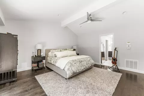 Bedroom - 1304 N Sutton Pl, Chicago, IL 60610 photo 2 of 3
