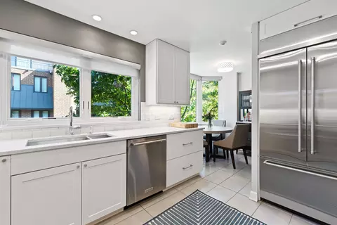 Kitchen - 1304 N Sutton Pl, Chicago, IL 60610 photo 3 of 3