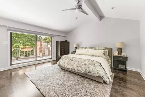 Bedroom - 1304 N Sutton Pl, Chicago, IL 60610 photo 1 of 3