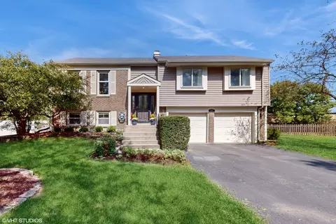 443 Waterbury Ct, Naperville, IL 60565